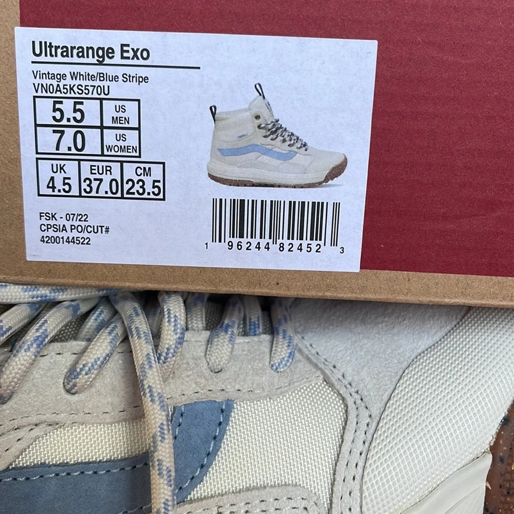 Vans Ultrarange Exo
Vintage White/Blue Stripe
VNOA5KS570U
WMNS Boots - Sneakers - Picture 16 of 16